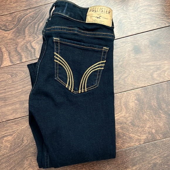 Selling Dark Blue Hollister Skinny Jeans size 25/31 - Picture 4 of 4